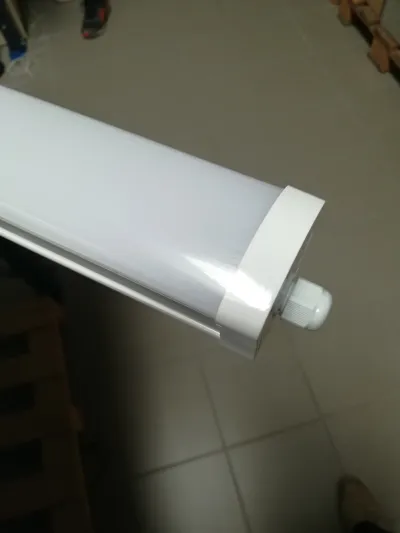 36W LED Feuchtraum Wannenleuchte Alu Neutral Weiß / IP65 230VAC 1200mm — Bild 4