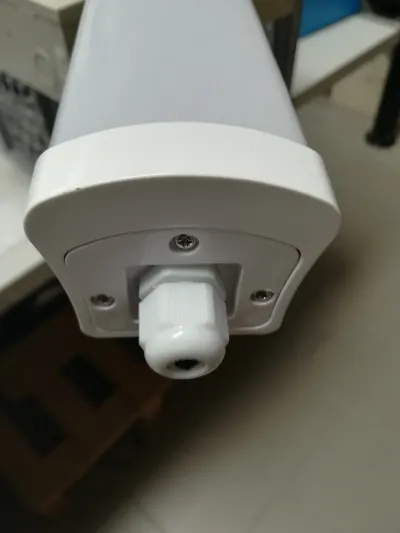 36W LED Feuchtraum Wannenleuchte Alu Neutral Weiß / IP65 230VAC 1200mm — Bild 3
