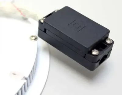 7W LED Aufbau Paneelleuchte weiß rund Warm Weiß / 2800-3300K 645lm 230VAC 100Grad -Ausstellungsstück mit kleinen Schönheitsfehleretzt — Bild 3