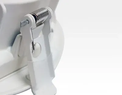 30W LED Einbau Downlight weiß rund  Warm Weiß / 2700-3200K 1950lm 230VAC IP40 120Grad -Ausstellungsstück mit kleinen Schönheitsfehlern — Bild 4
