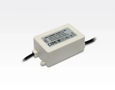 6W LED Driver dimmbar mit universal Triac Dimmer (Phasen An/Ab) / mit Stecker für neue Serie