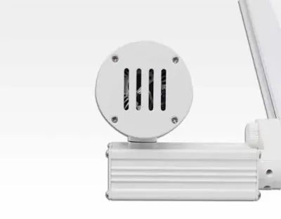 30W LED 3-Phasen Schienen Leuchte 24-60Grad einstellbar / weiss Warm Weiss 2800lm 230VAC -Ausstellungsstück mit kleinen Schönheitsfehler — Bild 2