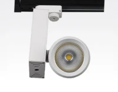 10W LED Leuchte weiss dimmbar für 3 Phasen Schienen 34Grad 668lm / Warm Weiss 3000K D92mm 230VAC — Bild 2