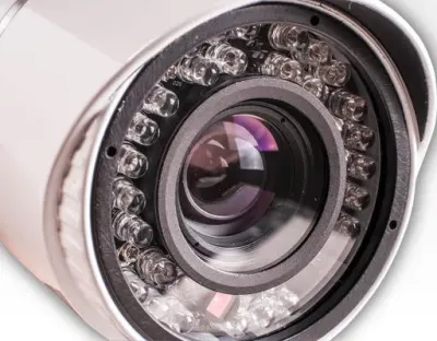 1/3" 1280H D&N Kamera weiß 6mm Weitwinkel IR LEDs 50m 700TVL / IP66 12VDC IRCut Effio-E — Bild 2